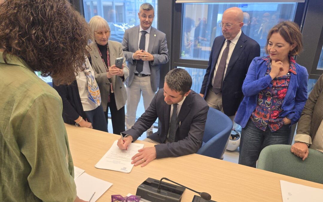 Firmato l’accordo del CCNL 2025-2027 per medici e dirigenti sanitari